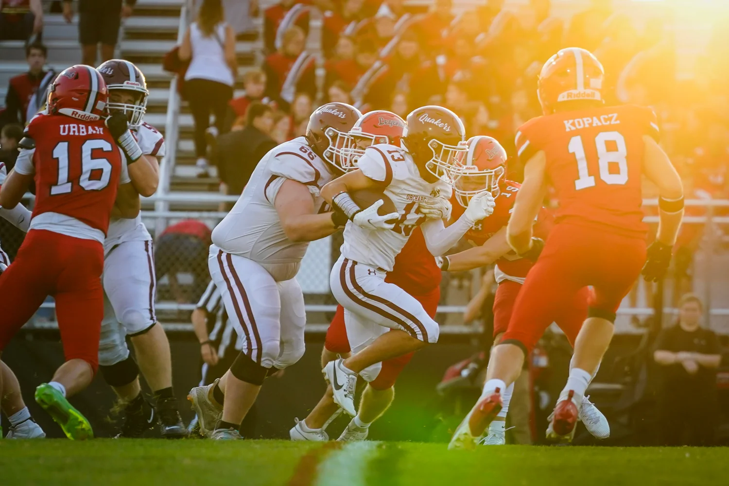 RB hitting the hole