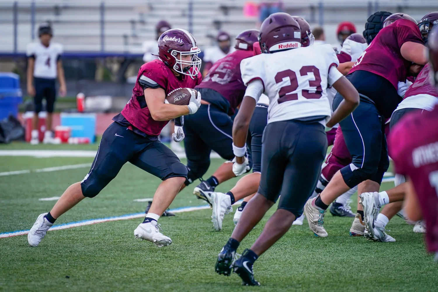 RB hitting the hole